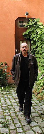 LG Lundberg in front of his studio.